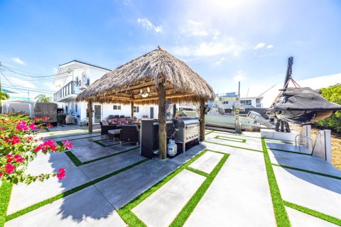 House in Key Largo, Florida 4 bedrooms, 206.52 sq.m. № 1936244 - photo 11