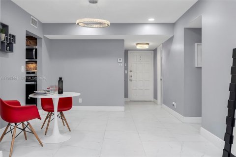 Condo in Lauderhill, Florida, 2 bedrooms  № 2057710 - photo 26
