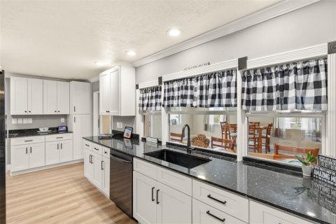 House in Fort Myers, Florida 2 bedrooms, 122.35 sq.m. № 1776652 - photo 7