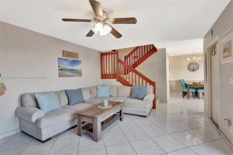Adosado en venta en Davie, Florida, 3 dormitorios, 153.66 m2 № 1728856 - foto 15