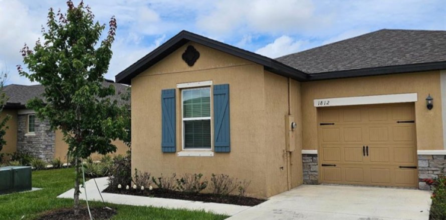 Casa en St. Lucie, Florida 4 dormitorios, 164.16 m2 № 2249745