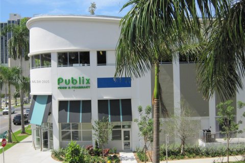 Condo in Miami, Florida, 1 bedroom  № 1926848 - photo 27