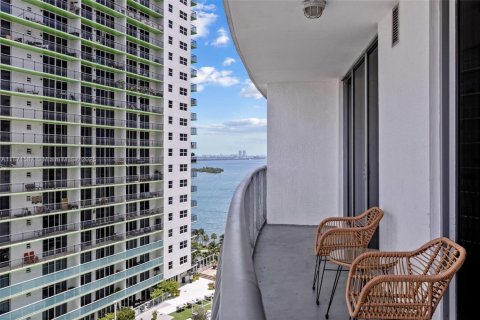 Condo in Miami, Florida, 1 bedroom  № 1926848 - photo 14