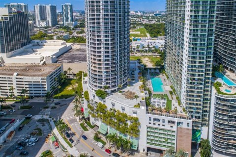 Condo in Miami, Florida, 1 bedroom  № 1926848 - photo 20