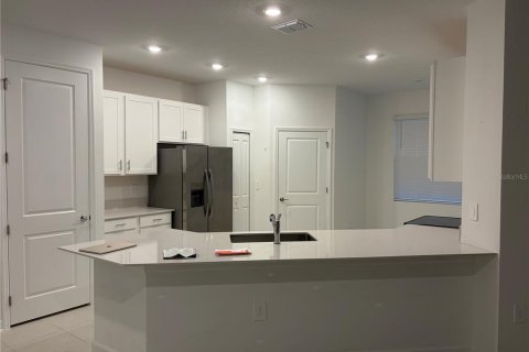 Villa ou maison à louer à Davenport, Floride: 4 chambres, 167.22 m2 № 2095569 - photo 5