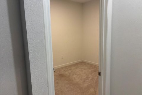 Villa ou maison à louer à Davenport, Floride: 4 chambres, 167.22 m2 № 2095569 - photo 10