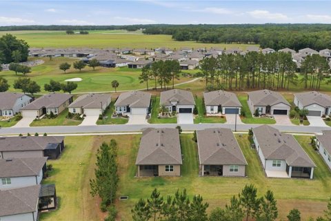 House in Ocala, Florida 2 bedrooms, 153.85 sq.m. № 2115861 - photo 9