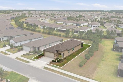 House in Ocala, Florida 2 bedrooms, 153.85 sq.m. № 2115861 - photo 6