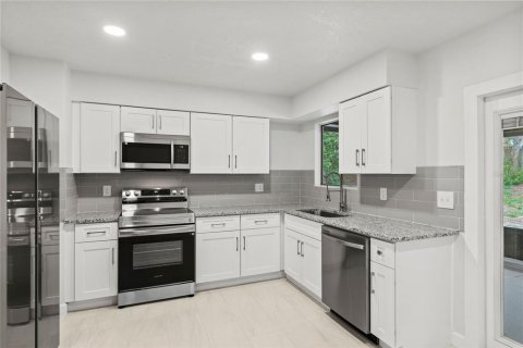 Casa en venta en Deltona, Florida, 3 dormitorios, 105.72 m2 № 1719885 - foto 2