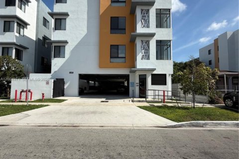 Villa ou maison à Hialeah, Floride 2 chambres, 2594.76 m2 № 2069051
