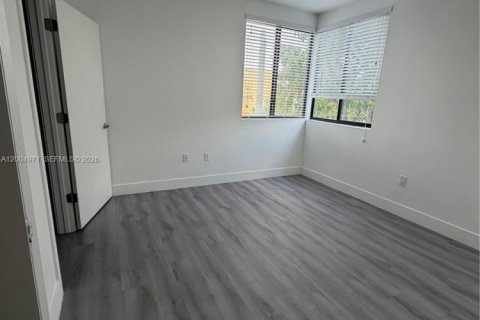Villa ou maison à louer à Hialeah, Floride: 2 chambres, 2594.76 m2 № 2069051 - photo 12