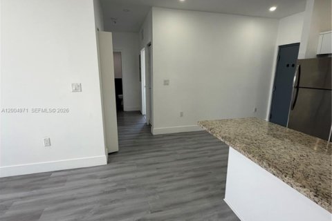 Villa ou maison à louer à Hialeah, Floride: 2 chambres, 2594.76 m2 № 2069051 - photo 5