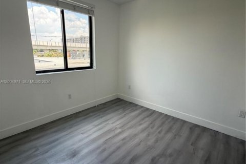 Villa ou maison à louer à Hialeah, Floride: 2 chambres, 2594.76 m2 № 2069051 - photo 7