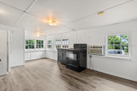 House in Montverde, Florida 1 bedroom, 59.46 sq.m. № 1833373 - photo 9