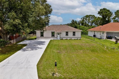 Villa ou maison à vendre à North Port, Floride: 3 chambres, 146.14 m2 № 2222913 - photo 2