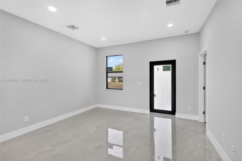 Купить виллу или дом в Лихай-Эйкерс, Флорида 3 спальни, 106.28м2, № 2057988 - фото 29