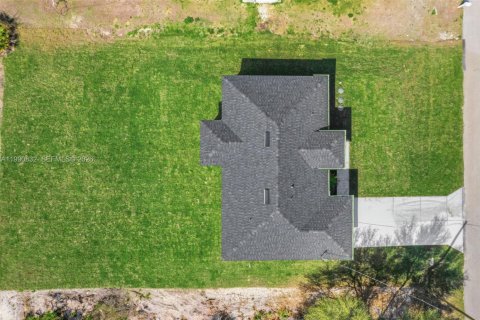 Купить виллу или дом в Лихай-Эйкерс, Флорида 3 спальни, 106.28м2, № 2057988 - фото 20