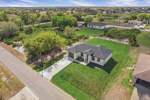 Купить виллу или дом в Лихай-Эйкерс, Флорида 3 спальни, 106.28м2, № 2057988 - фото 18