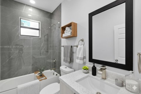 Купить виллу или дом в Лихай-Эйкерс, Флорида 3 спальни, 106.28м2, № 2057988 - фото 11