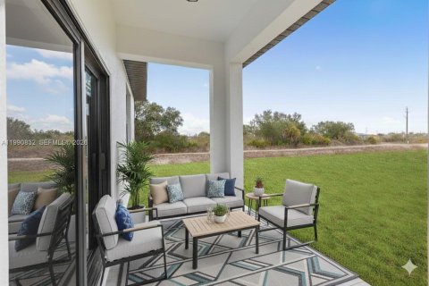 Купить виллу или дом в Лихай-Эйкерс, Флорида 3 спальни, 106.28м2, № 2057988 - фото 12