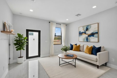 Купить виллу или дом в Лихай-Эйкерс, Флорида 3 спальни, 106.28м2, № 2057988 - фото 9