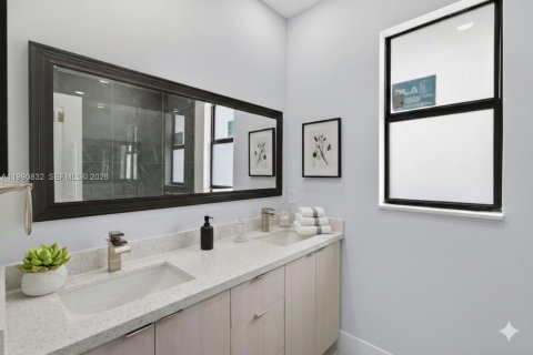 Купить виллу или дом в Лихай-Эйкерс, Флорида 3 спальни, 106.28м2, № 2057988 - фото 13