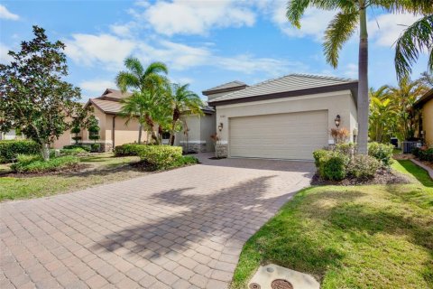 Casa en Bradenton, Florida 2 dormitorios, 166.02 m2 № 2117097
