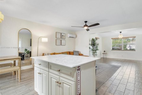 Commercial property in Fort Lauderdale, Florida 153.47 sq.m. № 1961519 - photo 30