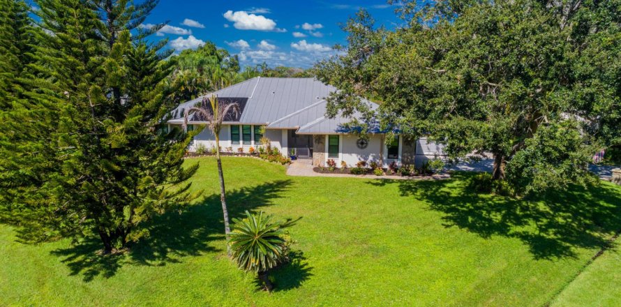 House in Port St. Lucie, Florida 4 bedrooms, 214.33 sq.m. № 2431409