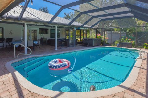 House in Port St. Lucie, Florida 4 bedrooms, 214.33 sq.m. № 2431409 - photo 10
