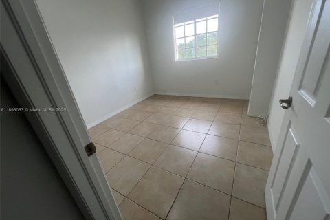 Снять в аренду кондоминиум в Майами, Флорида 2 спальни, 90.12м2, № 1945125 - фото 8