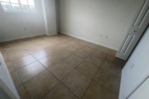 Снять в аренду кондоминиум в Майами, Флорида 2 спальни, 90.12м2, № 1945125 - фото 10