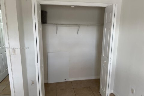 Снять в аренду кондоминиум в Майами, Флорида 2 спальни, 90.12м2, № 1945125 - фото 11