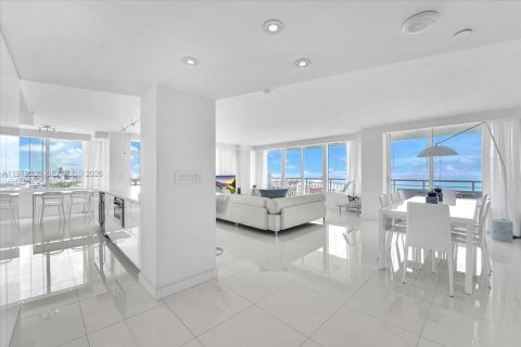 Copropriété à vendre à Miami Beach, Floride: 2 chambres, 144.83 m2 № 2046021 - photo 10