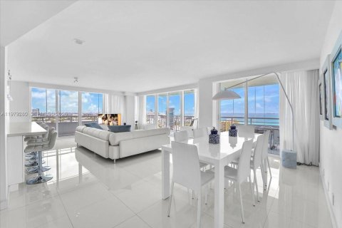 Copropriété à vendre à Miami Beach, Floride: 2 chambres, 144.83 m2 № 2046021 - photo 2