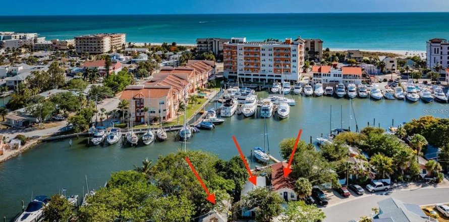 Land in Madeira Beach, Florida № 1681077