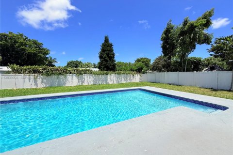 Casa en venta en Palmetto Bay, Florida, 3 dormitorios, 150.5 m2 № 2087084 - foto 26