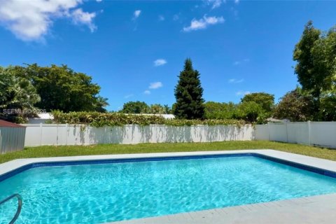 Casa en venta en Palmetto Bay, Florida, 3 dormitorios, 150.5 m2 № 2087084 - foto 28