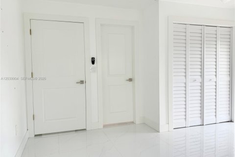 Casa en venta en Palmetto Bay, Florida, 3 dormitorios, 150.5 m2 № 2087084 - foto 17