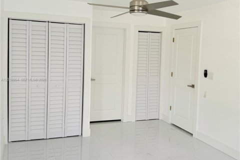 Casa en venta en Palmetto Bay, Florida, 3 dormitorios, 150.5 m2 № 2087084 - foto 15