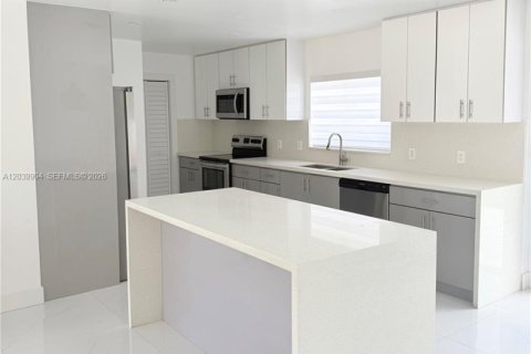 Casa en venta en Palmetto Bay, Florida, 3 dormitorios, 150.5 m2 № 2087084 - foto 5