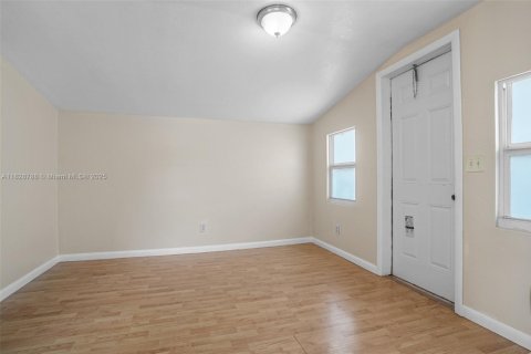 House in Dania Beach, Florida 2 bedrooms, 122.91 sq.m. № 1801275 - photo 23