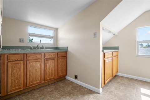 House in Dania Beach, Florida 2 bedrooms, 122.91 sq.m. № 1801275 - photo 19