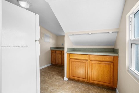 House in Dania Beach, Florida 2 bedrooms, 122.91 sq.m. № 1801275 - photo 18