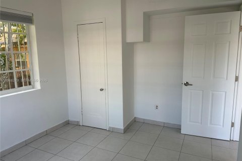 House in Miami, Florida 2 bedrooms, 93.09 sq.m. № 2031536 - photo 20