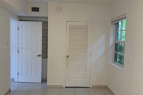 House in Miami, Florida 2 bedrooms, 93.09 sq.m. № 2031536 - photo 14