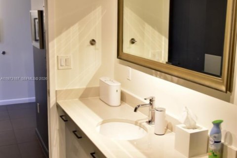 Condo in Miami, Florida  № 2049560 - photo 23