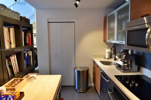 Condo in Miami, Florida  № 2049560 - photo 18