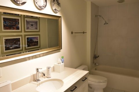 Condo in Miami, Florida  № 2049560 - photo 22