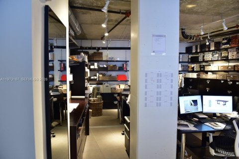 Condo in Miami, Florida  № 2049560 - photo 12